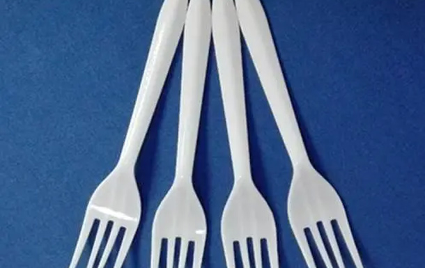 在塑料中加什么香精能留??？